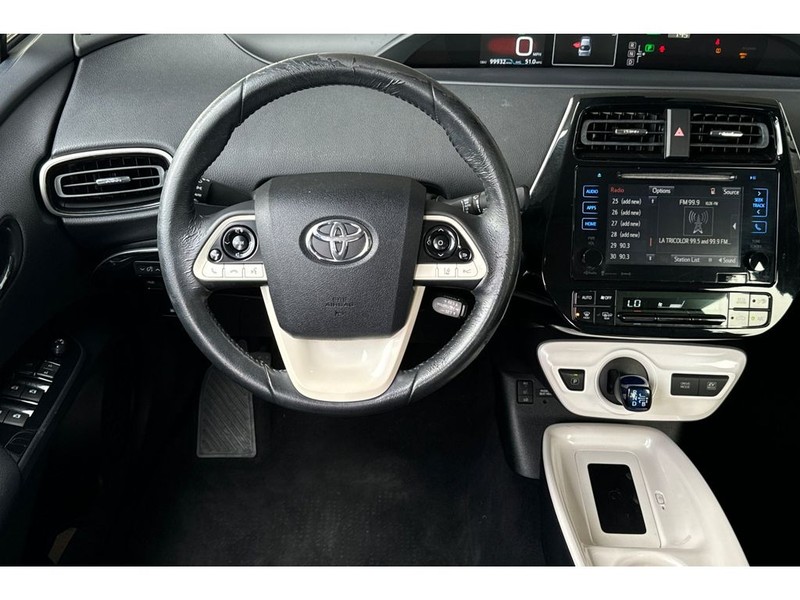 Toyota Prius Vehicle Full-screen Gallery Image 16