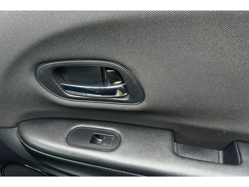 Honda HR-V Vehicle Full-screen Gallery Image 19