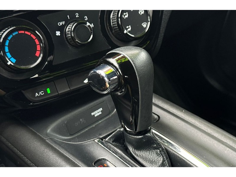 Honda HR-V Vehicle Full-screen Gallery Image 23