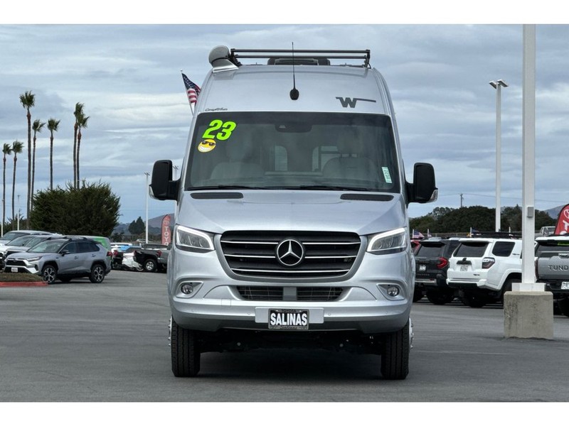 Mercedes-Benz Sprinter 3500 XD Vehicle Full-screen Gallery Image 09