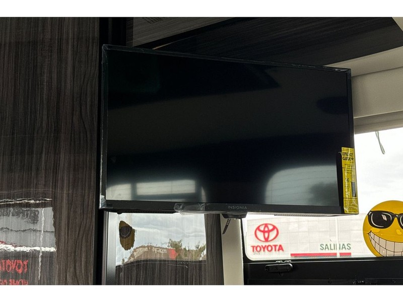Mercedes-Benz Sprinter 3500 XD Vehicle Full-screen Gallery Image 16