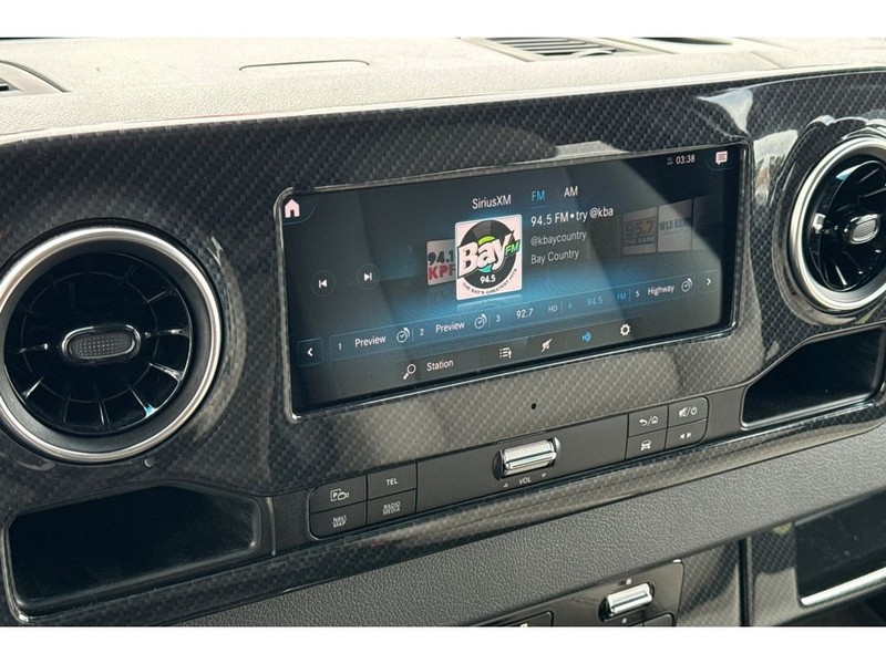 Mercedes-Benz Sprinter 3500 XD Vehicle Full-screen Gallery Image 19