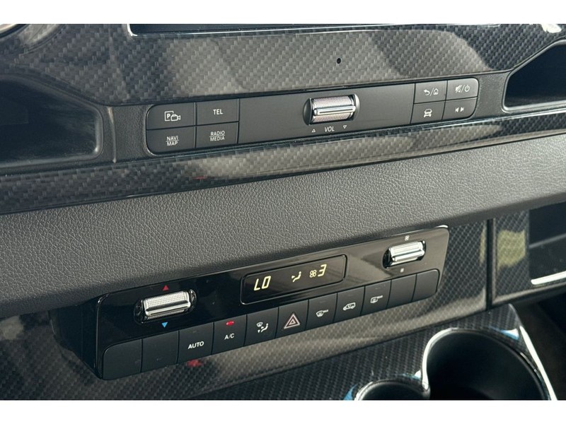 Mercedes-Benz Sprinter 3500 XD Vehicle Full-screen Gallery Image 21