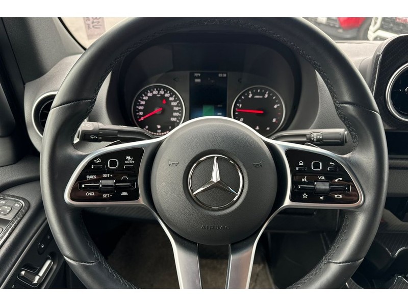 Mercedes-Benz Sprinter 3500 XD Vehicle Full-screen Gallery Image 24