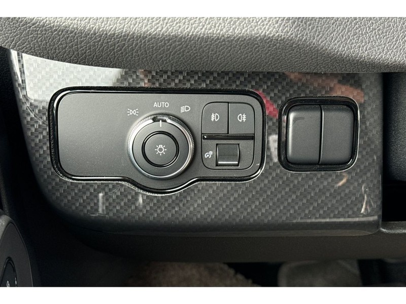 Mercedes-Benz Sprinter 3500 XD Vehicle Full-screen Gallery Image 28