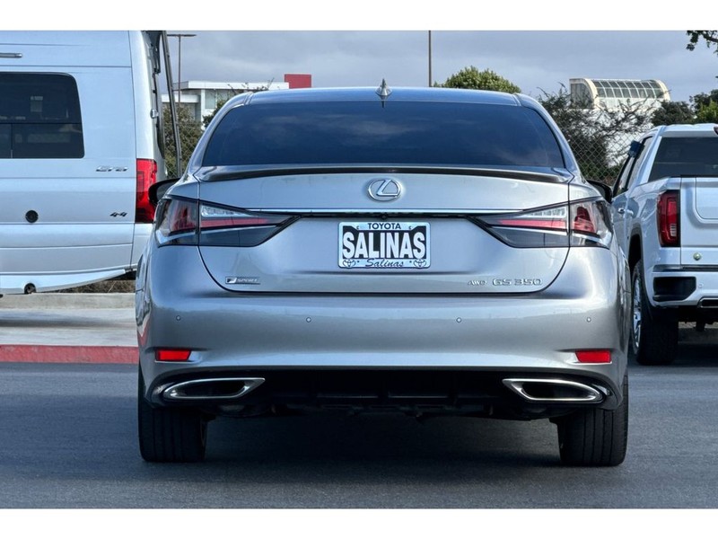 Lexus GS 350 Vehicle Full-screen Gallery Image 05
