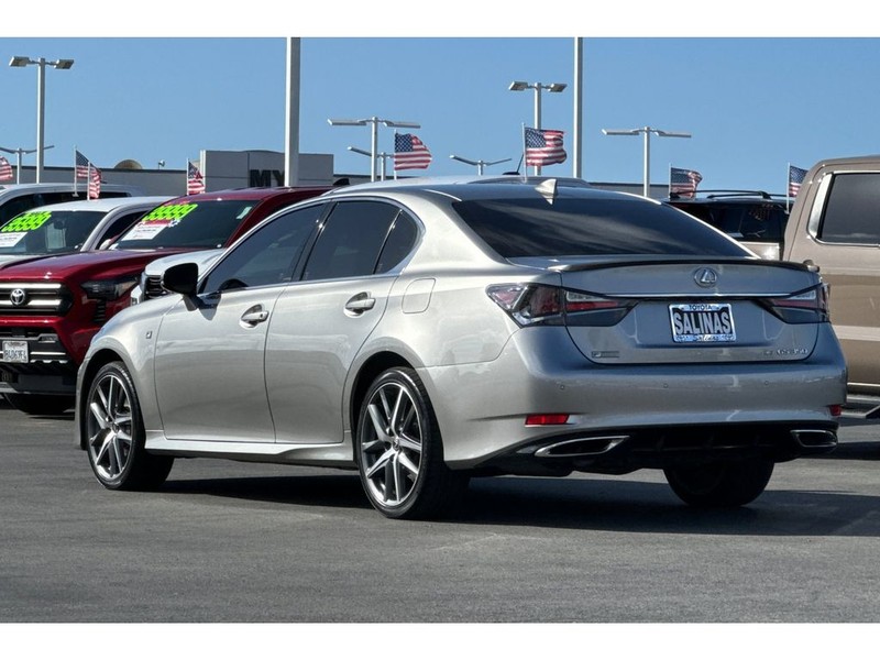 Lexus GS 350 Vehicle Full-screen Gallery Image 06