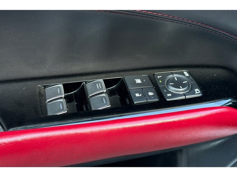 Lexus GS 350 Vehicle Full-screen Gallery Image 12