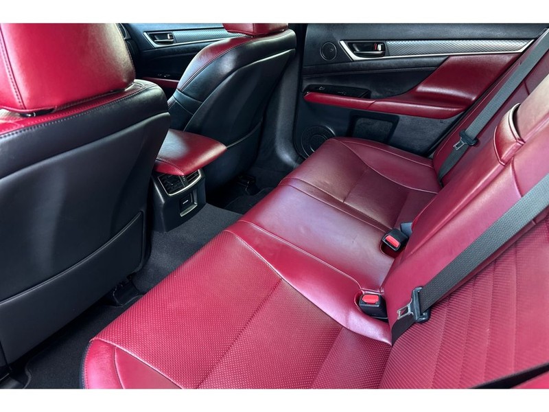 Lexus GS 350 Vehicle Full-screen Gallery Image 13