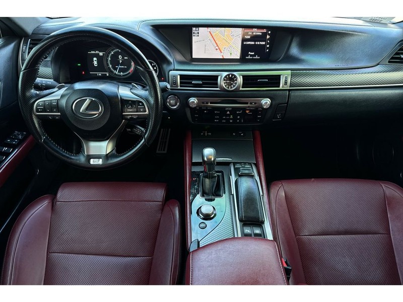 Lexus GS 350 Vehicle Full-screen Gallery Image 15