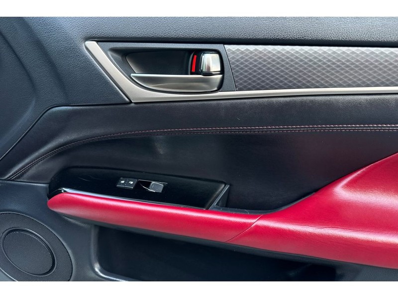 Lexus GS 350 Vehicle Full-screen Gallery Image 18