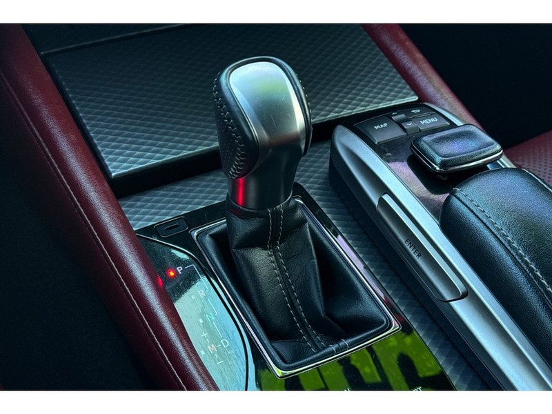 Lexus GS 350 Vehicle Full-screen Gallery Image 21
