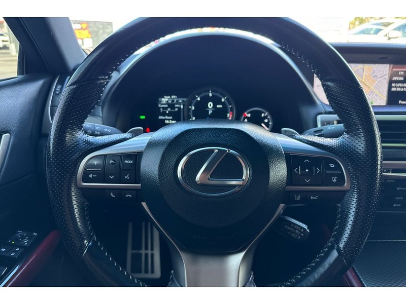 Lexus GS 350 Vehicle Full-screen Gallery Image 23
