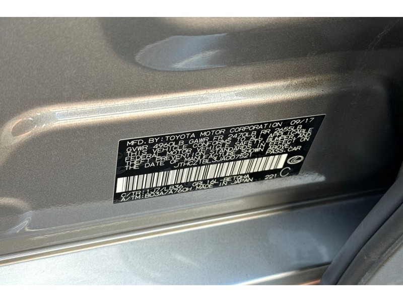 Lexus GS 350 Vehicle Full-screen Gallery Image 31