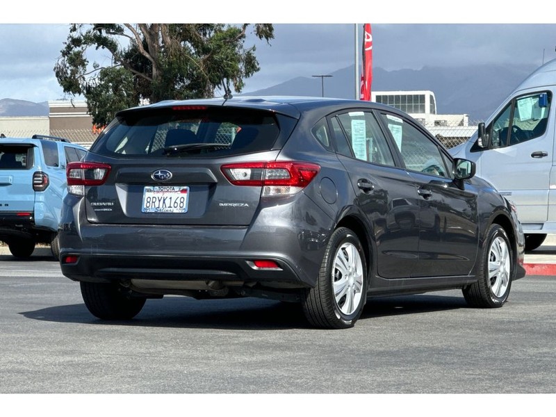 Subaru Impreza Vehicle Full-screen Gallery Image 04