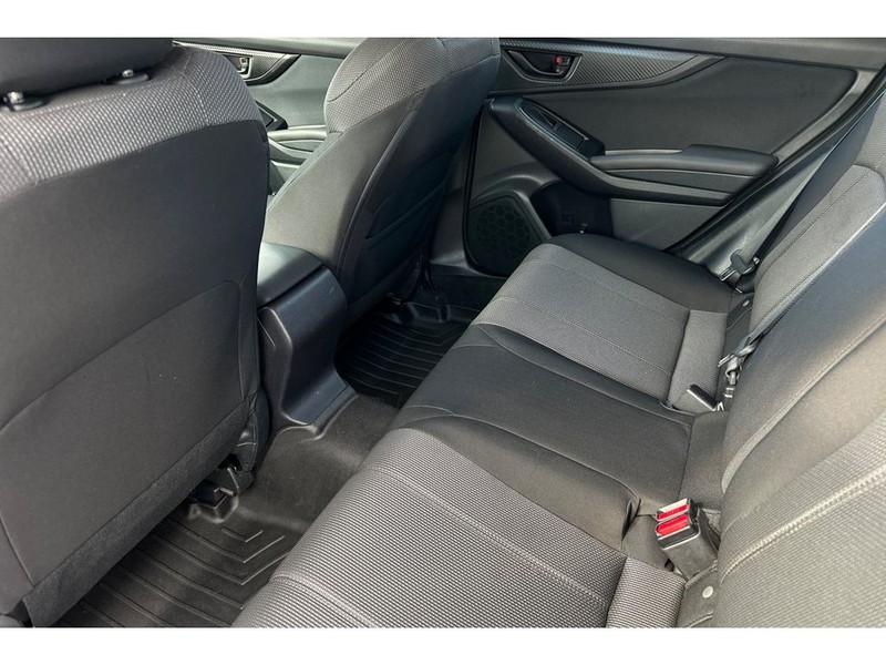 Subaru Impreza Vehicle Full-screen Gallery Image 13