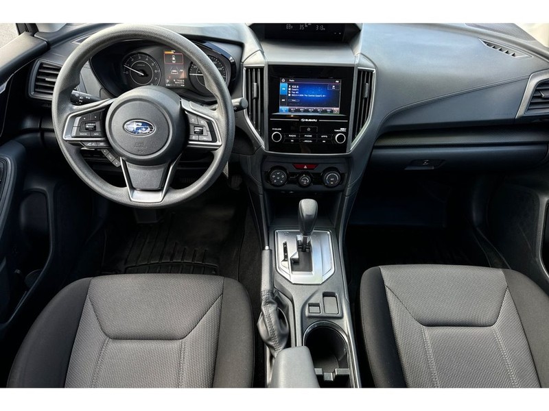 Subaru Impreza Vehicle Full-screen Gallery Image 14