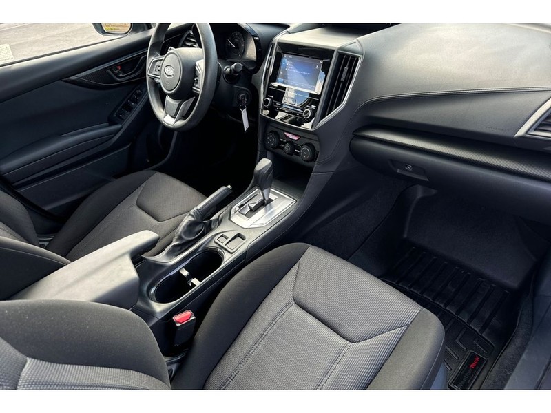 Subaru Impreza Vehicle Full-screen Gallery Image 17