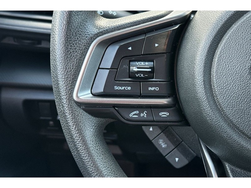 Subaru Impreza Vehicle Full-screen Gallery Image 24