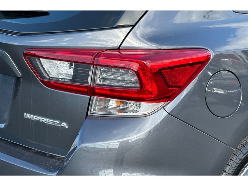 Subaru Impreza Vehicle Full-screen Gallery Image 30