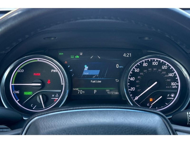 Toyota Camry Vehicle Full-screen Gallery Image 26