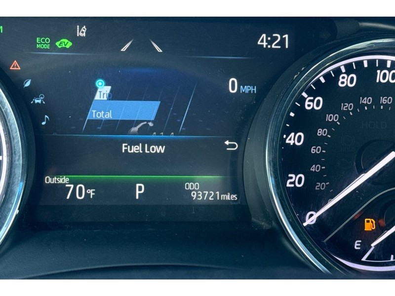 Toyota Camry Vehicle Full-screen Gallery Image 27