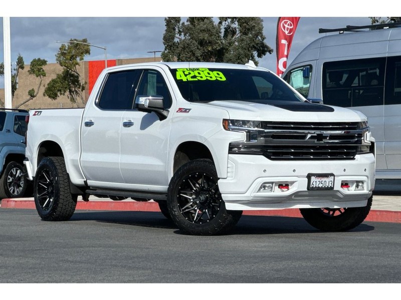Chevrolet Silverado Vehicle Full-screen Gallery Image 02