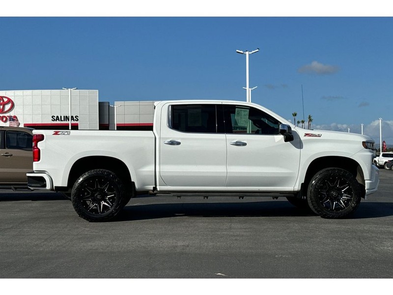 Chevrolet Silverado Vehicle Full-screen Gallery Image 03