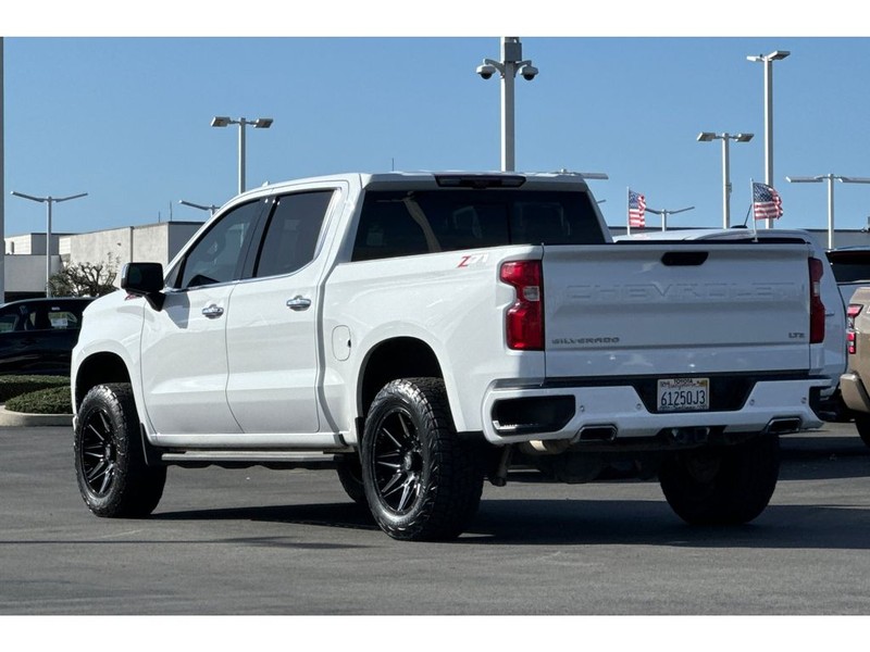 Chevrolet Silverado Vehicle Full-screen Gallery Image 06