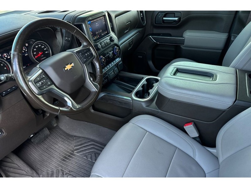 Chevrolet Silverado Vehicle Full-screen Gallery Image 10