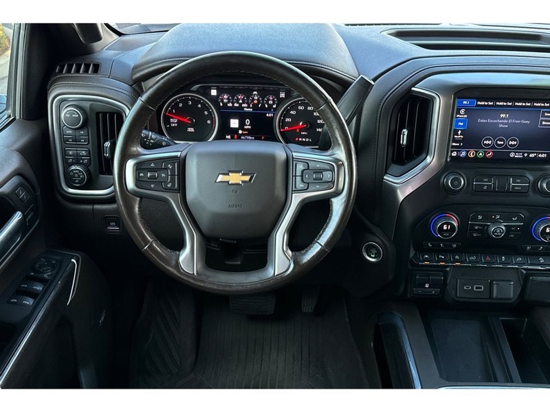 Chevrolet Silverado Vehicle Full-screen Gallery Image 16
