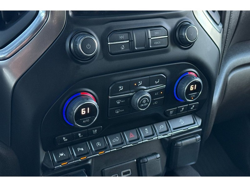 Chevrolet Silverado Vehicle Full-screen Gallery Image 20