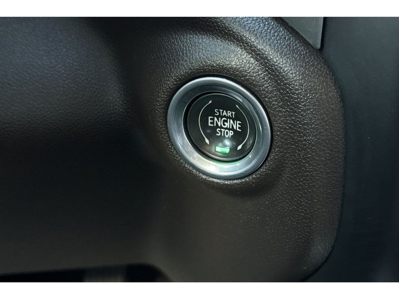 Chevrolet Silverado Vehicle Full-screen Gallery Image 22