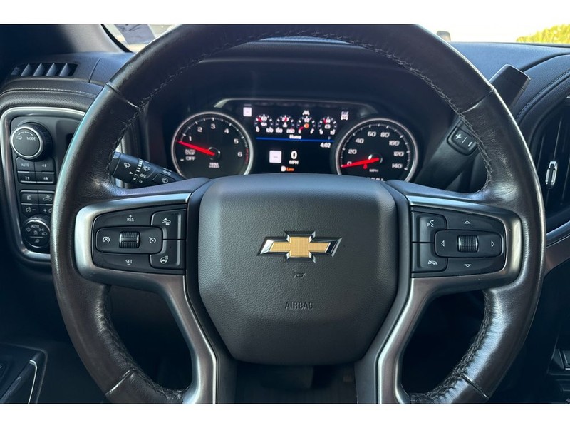 Chevrolet Silverado Vehicle Full-screen Gallery Image 23