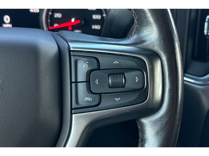 Chevrolet Silverado Vehicle Full-screen Gallery Image 25