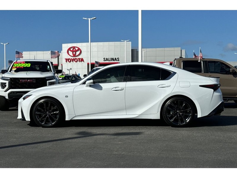 Lexus IS 350 Vehicle Full-screen Gallery Image 07