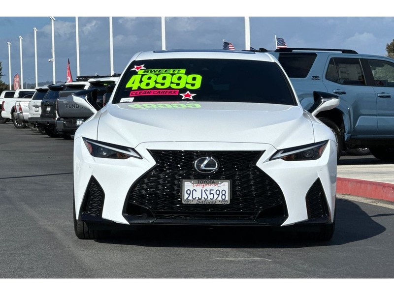 Lexus IS 350 Vehicle Full-screen Gallery Image 09