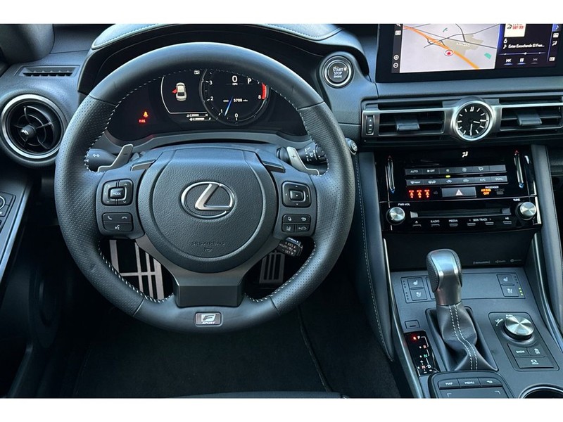Lexus IS 350 Vehicle Full-screen Gallery Image 16