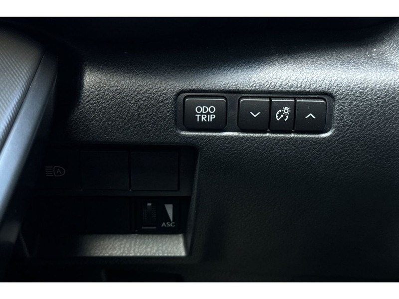 Lexus IS 350 Vehicle Full-screen Gallery Image 28