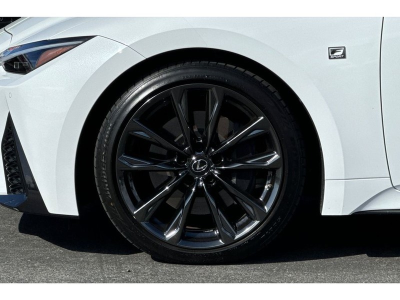 Lexus IS 350 Vehicle Full-screen Gallery Image 29