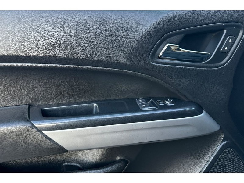 Chevrolet Colorado Vehicle Full-screen Gallery Image 11