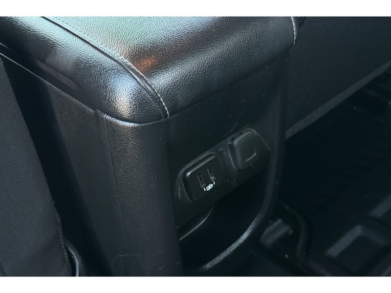 Chevrolet Colorado Vehicle Full-screen Gallery Image 14