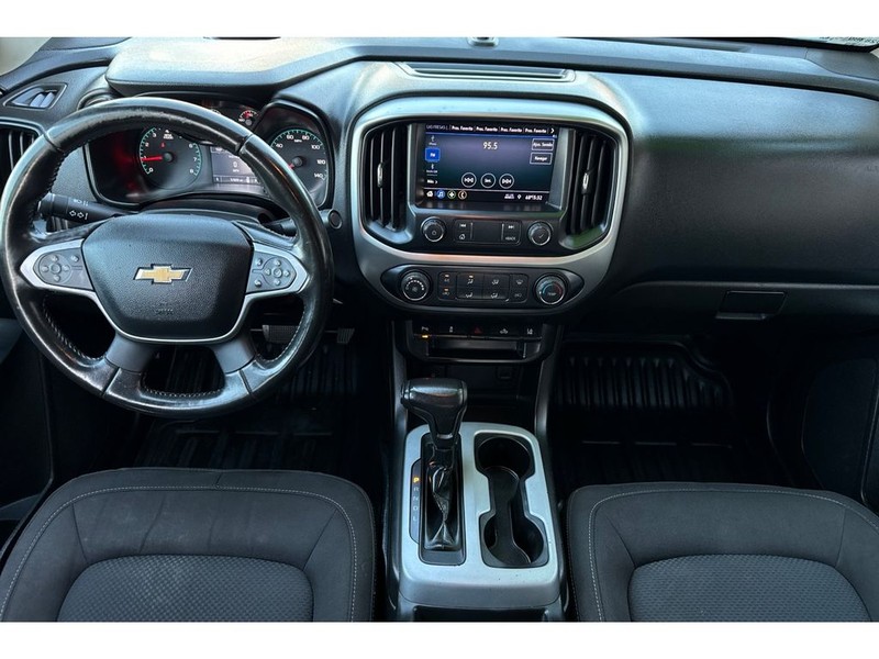 Chevrolet Colorado Vehicle Full-screen Gallery Image 15