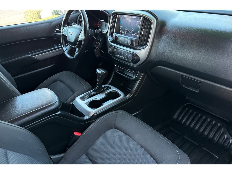 Chevrolet Colorado Vehicle Full-screen Gallery Image 17