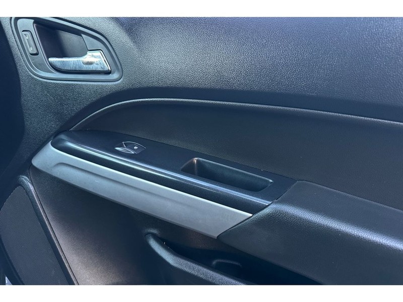 Chevrolet Colorado Vehicle Full-screen Gallery Image 19