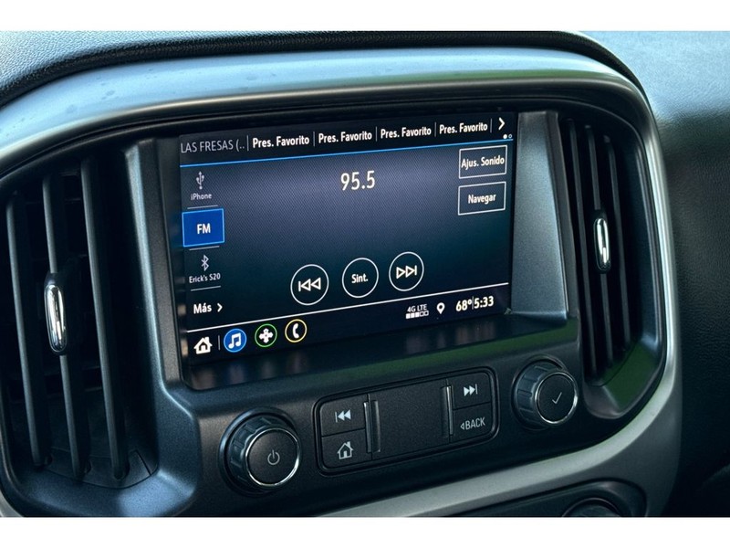 Chevrolet Colorado Vehicle Full-screen Gallery Image 20