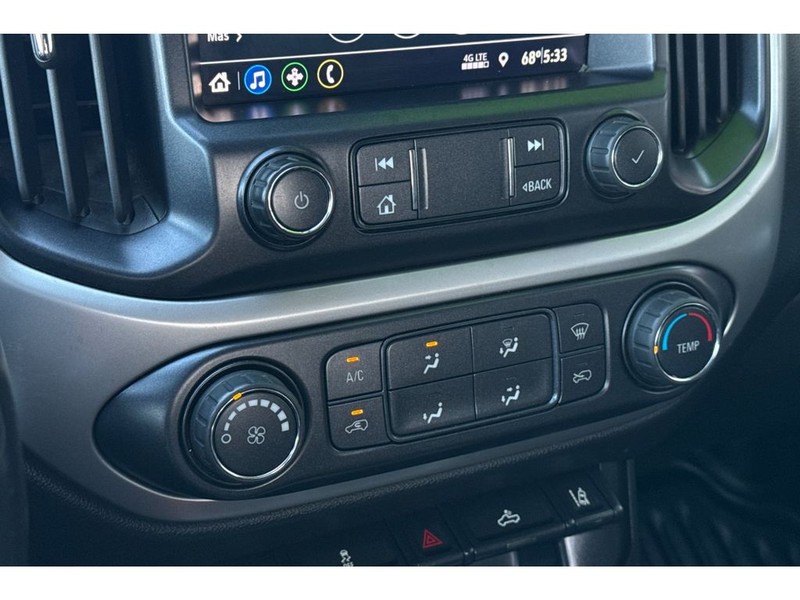 Chevrolet Colorado Vehicle Full-screen Gallery Image 21