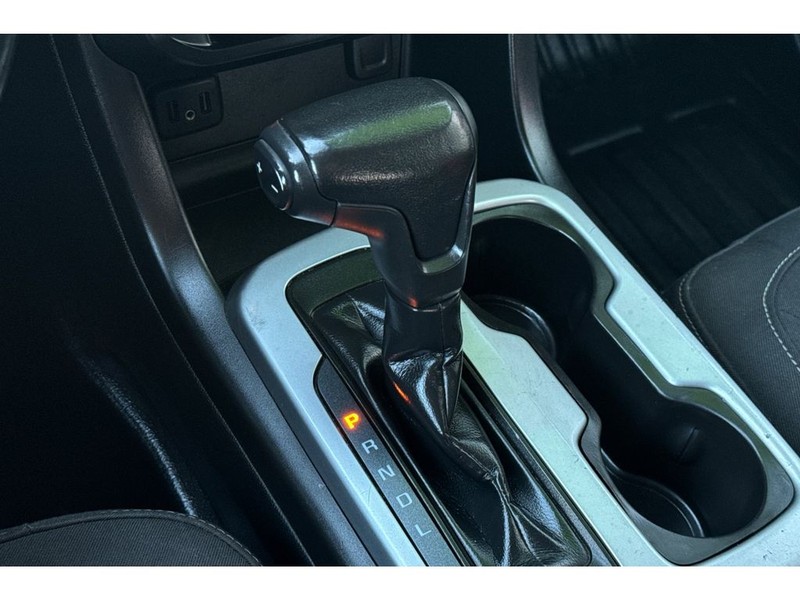 Chevrolet Colorado Vehicle Full-screen Gallery Image 22