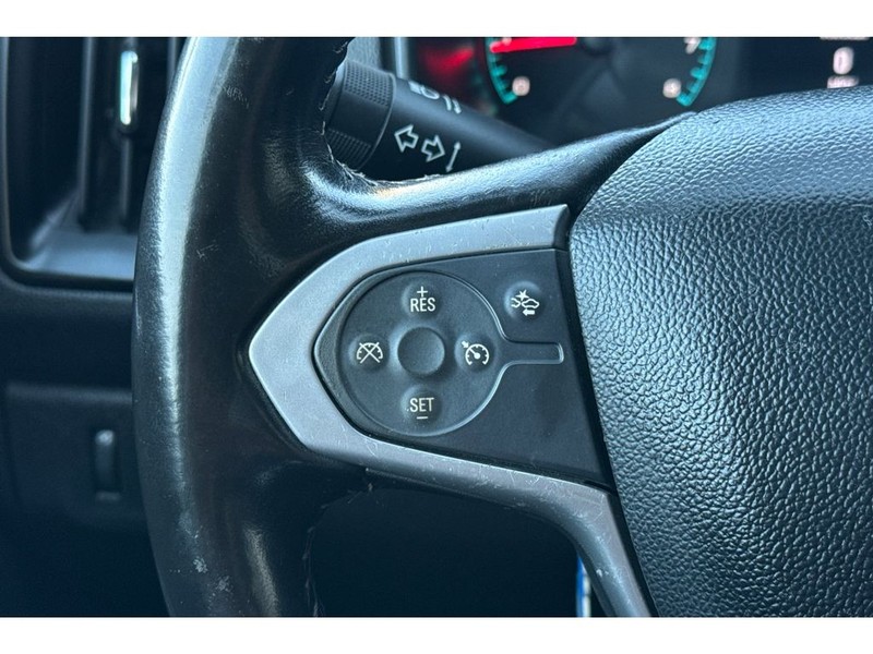 Chevrolet Colorado Vehicle Full-screen Gallery Image 24