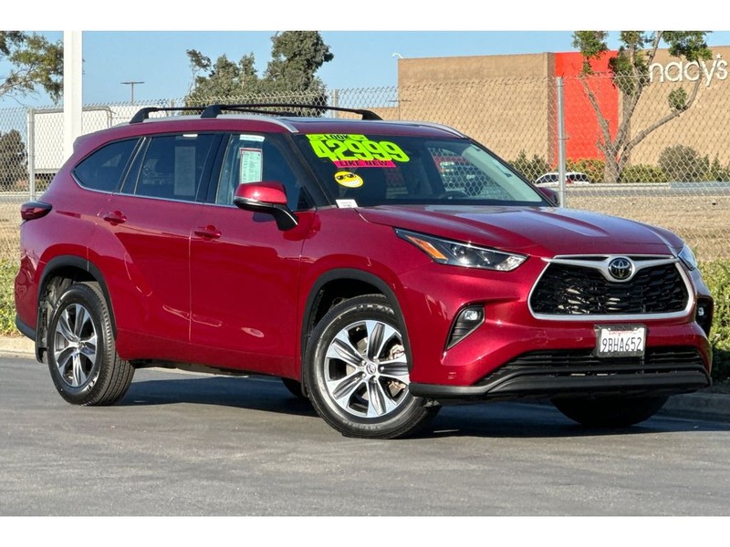 Toyota Highlander Vehicle Full-screen Gallery Image 02